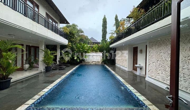 Dijual Villa Dekat Atlas Beach Club di Canggu Berawa