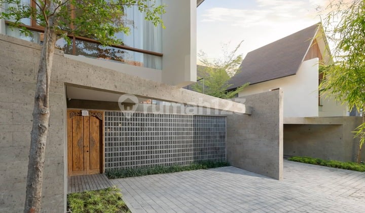 Luxury Fully Furnished Villa in Pererenan Near the Beach, One Gate