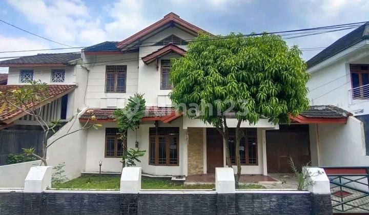 2-story house on Jalan Kaliurang Km 8 near Jalan Damai
