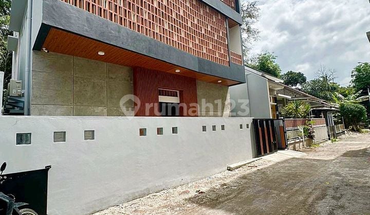 Kost Ekslusif 10 Kamar Tidur Jalan Kaliurang Km 13.5 Area Kampus