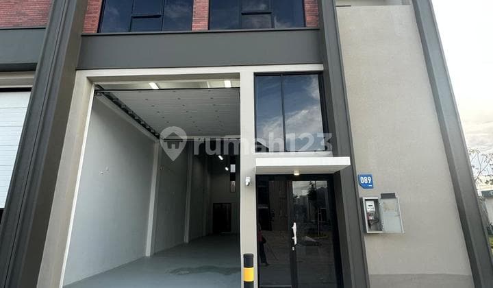 Disewakan Gudang Hook Multiguna Ready Siap Pakai di Komplek Pergudangan Sedayu Bizpark Pantai Indah Kapuk 2