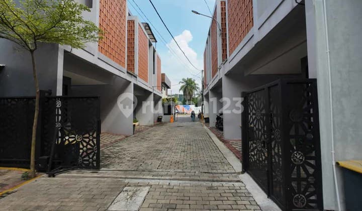 MAU JADI JURAGAN KOST IPB TANPA REPOT? Project Rukost Premium kami menawarkan investasi Fully Furnished dan Dikelola Profesional. Anda beli aset, kami yang urus penyewa dan perawatannya. Passive income stabil menanti!