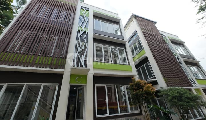 Beli Unit Kamar Kost di Apartkost Premium, Type Mezzanine Fully Furnished, Hanya 200Jtan, Kawasan yang Sudah Terbangun Fasum Lengkap, Ada Resto Cafe, Mini Market, English Camp, Parkir Luas! Profit Menguntungkan, Cocok untuk Masa Pensiun