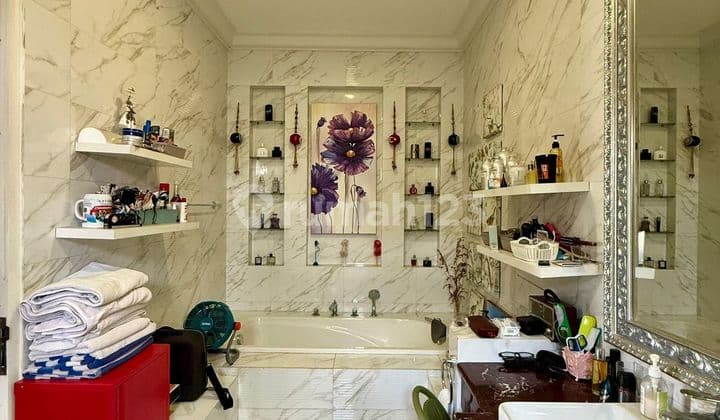 For Sale Lux American Classic Home Cirendeu Tangsel