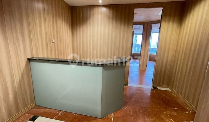 Disewa Siap Pakai Office Space Lantai Sedang Sudirman Jakarta Selatan