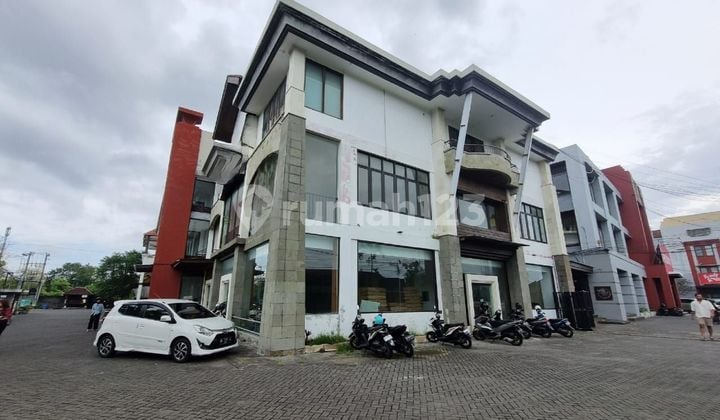 Ruko Gandeng 3 Unit di Bypass Pemogan