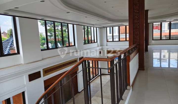Gedung Strategis Siap Pakai di Sudirman Denpasar