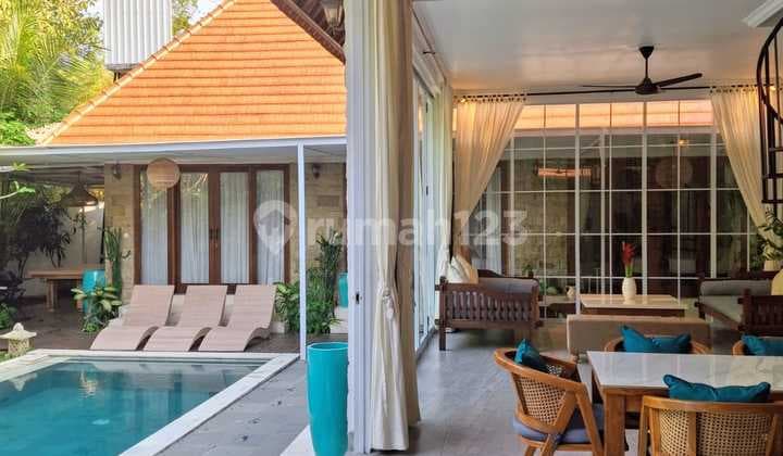 Modern Tropical Villa Bumbak Umalas
