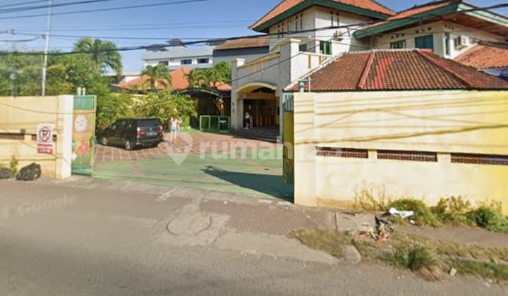 Former School Building and Suitable for Clinic in Sidakarya