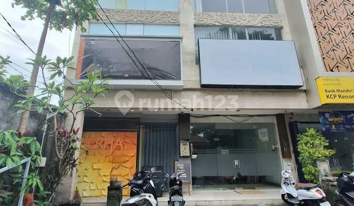 Strategic 3-Story Shop House in Puputan, Renon