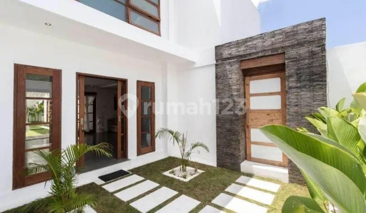 Villa Modern Tropis Di Kunti Seminyak