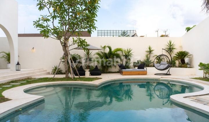 Modern Mediterranean Syle Villa di Pererenan Canggu Area