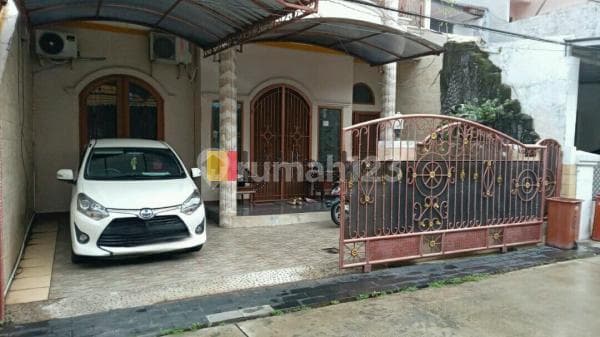 Rumah Komplek Walikota Kelapa Gading , Rumah 2 Lantai Lokasi Sangat Strategis