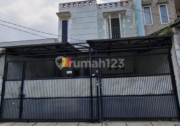 Rumah 2 Lantai Sangat Strategis di Senen Jakarta Pusat