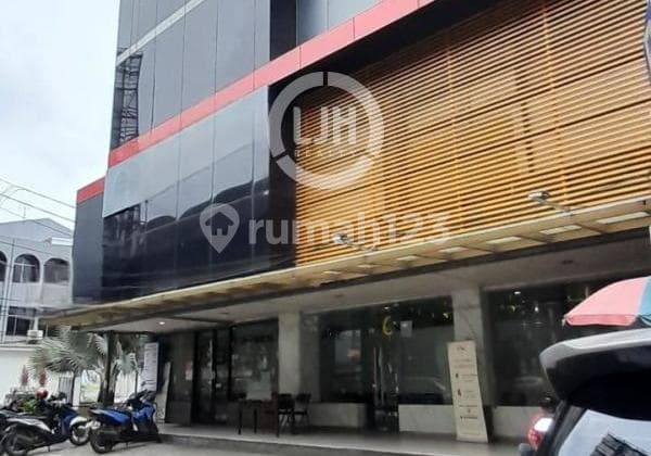Ruko Lokasi Strategis di Boulevard Raya, Kelapa Gading, Jakarta Utara