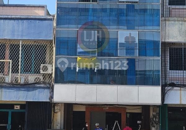 Disewakan Ruko 4 Lantai di Gading Kirana Kelapa Gading Jakarta Utara