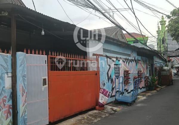 Rumah Hook di Cempaka Sari, Kemayoran, Jakarta Pusat