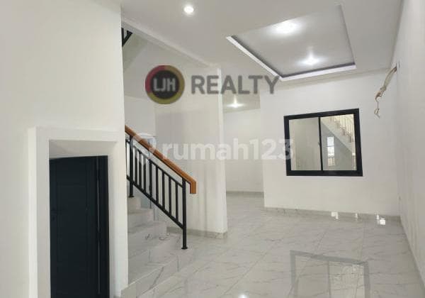 Rumah Brand New Bagus di Pelepah Hijau Kelapa Gading Jakarta Utara