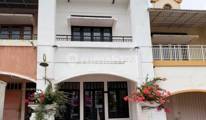 Cheap 2.5-Story Ruko in Citraland Near Darmo Permai