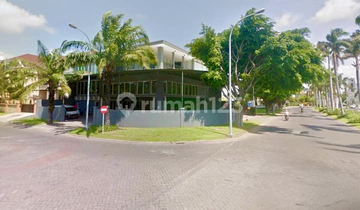 Bangunan 3 Lt Raya Pakuwon City Cocok Resto Dekat Merr