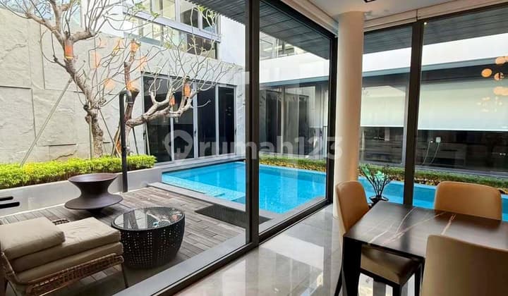 Premium Rumah Minimalis 3 LT Pool Lift Marmer Pakuwon Indah