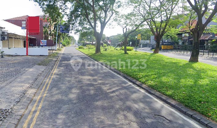 Bangunan Komersial 2 LT Murah Raya Citraland Utama Gwalk