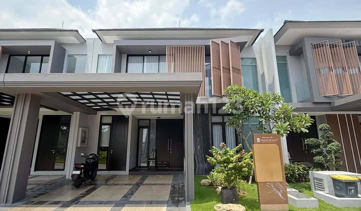 New Minimalist 2-Story House in Pakuwon City Near Galaxy
