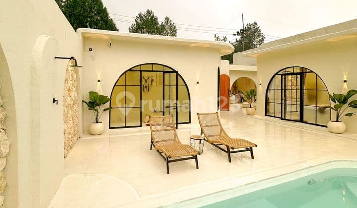 Dijual Villa Mewah Full Furnish di Megamendung - Lokasi Sejuk, SHM