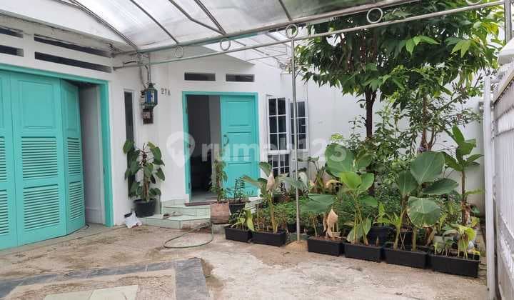 Rumah Dekat Kawasan Bisnis Gatot Subroto Dan Ada Rooftop di Mampang Prapatan
