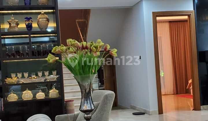 Rumah Mewah Dekat Lapangan Golf Pangkalan Jati Private Pool