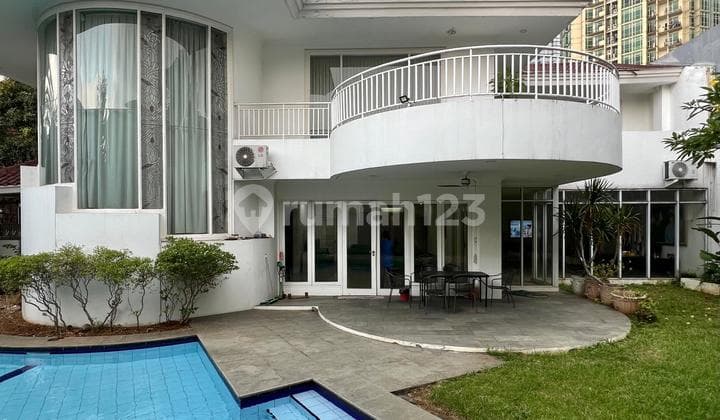 Dijual Rumah Mewah Di Mega Kuningan Dekat Dengan Area Perkantoran Dan Bisnis