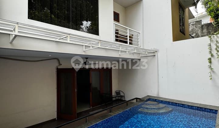 Townhouse Dijual Lebak Bulus Ada Poolnya