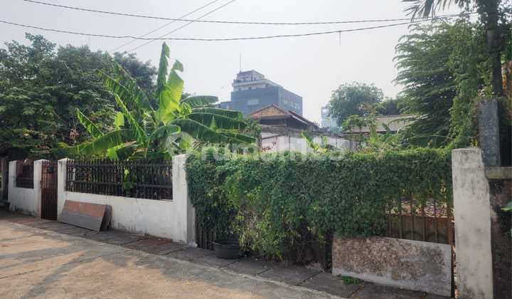 Land for Sale Near Shopping Center Area in Kebayoran Lama