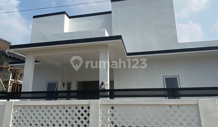 Rumah Baru Dan Bagus Di Perum Pekayon Indah Bekasi.