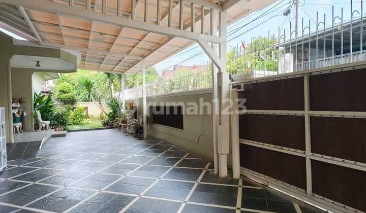 Rumah Hook Asri LT 330m2 Kebon Jeruk Dekat jalan Panjang