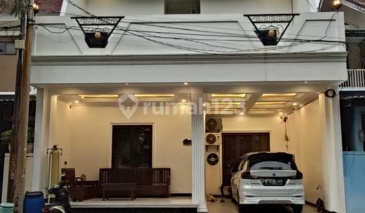 Rumah 3 Lantai Renovasi 2004 Depan Taman Cluster Aralia Harapan Indah Bekasi