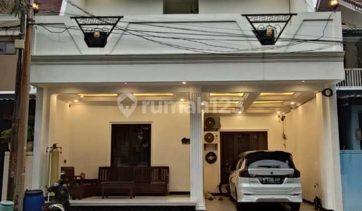 Rumah 3 Lantai Renovasi 2004 Depan Taman Cluster Aralia Harapan Indah Bekasi