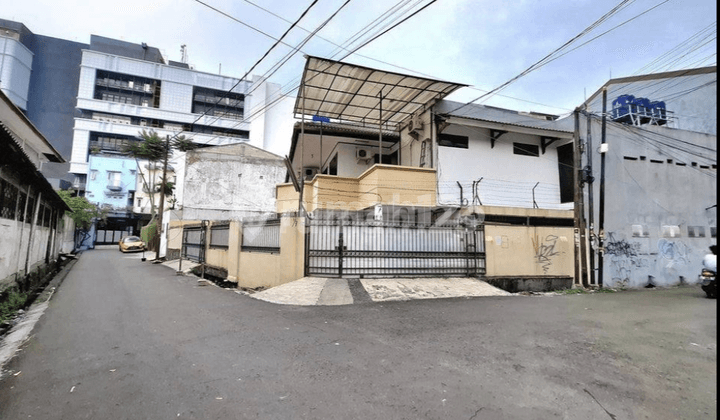 One Step to Trisakti University Tawakal Boarding House, Strategic Location, West Jakarta