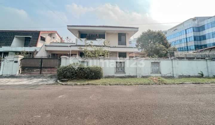 House 2 floors. Kedoya Baru Garden, South facing.