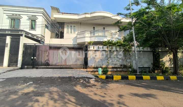 Jual Rumah Siap Huni Kebun Jeruk Intercon Hoek, Harga Kompetitif