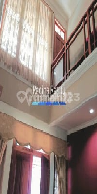 Turun Harga Rumah Dijual di Scbd Siap Huni Bebas Banjir Tanah di Jl. Tulodong Bawah Ii No.10, Senayan, Kebayoran Baru, Kota Jakarta Selatan, Dki Jakarta, Indonesia, 12190, Kebayoran Baru M² 182.0 SHM