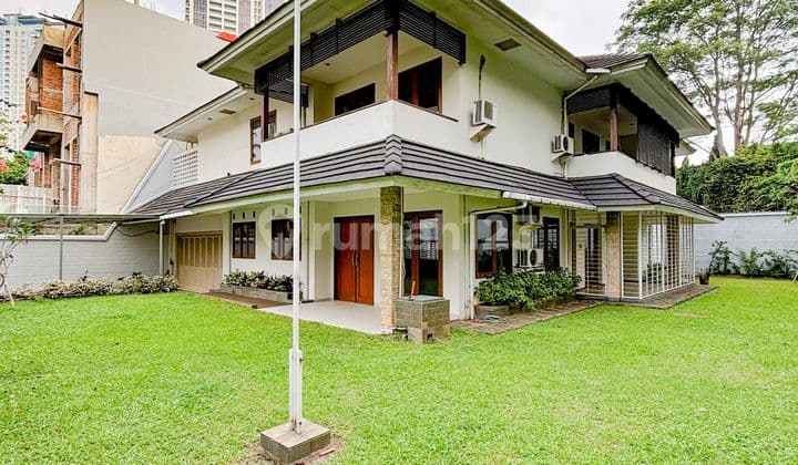 Dijual Rumah Mewah Hoek Konsep Tropis Nyaman Simprug