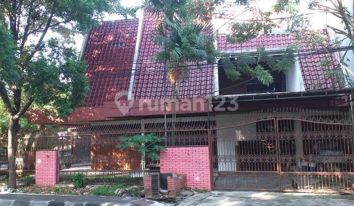 Jual Cepat Rumah Secondary Nyaman Posisi Hook di Benhill Jakarta