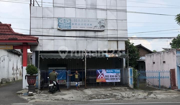 Store on Ngambak Main Road