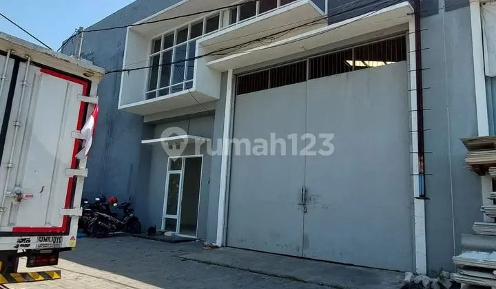 Jual : Gudang Duduk Sampeyan Gresik