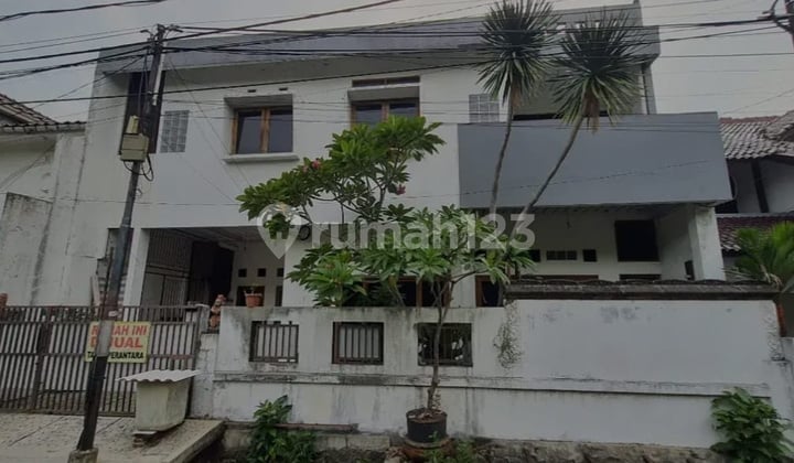 Rumah 2 Lantai Murah Siap Huni Rawamangun Jakarta Timur 3 Lantai Bagus Shm - Sertifikat Hak Milik