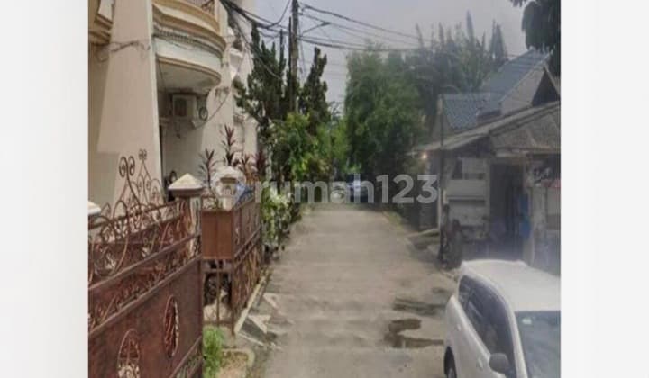2.5-Story House in Sunter Agung, North Jakarta, Unfurnished