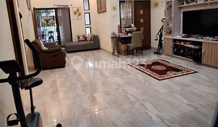 Rumah di Cluster Aralia, Harapan Indah 2 Bekasi Jawa Barat