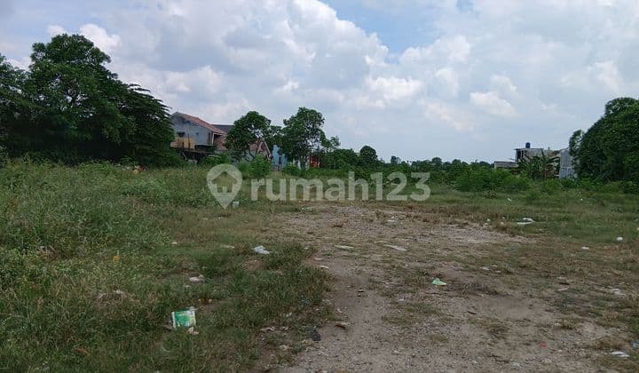 Land by the Highway Suitable for Warehouse in Tarumajaya, Bekasi