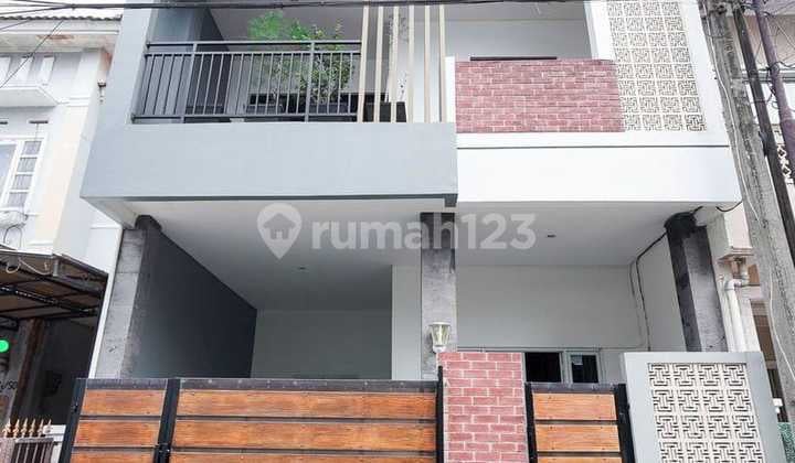 Rumah Baru Renovasi 2.5 Lantai di Taman Harapan Baru Bekasi